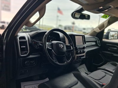 2020 RAM 1500 Laramie Crew Cab 4x4 5'7' Box