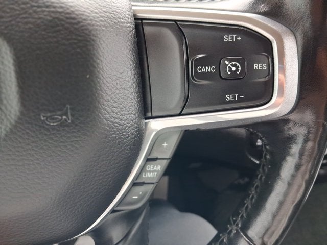 2020 RAM 1500 Laramie Crew Cab 4x4 5'7' Box