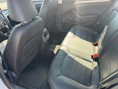 2017 Volkswagen Passat 1.8T R-Line