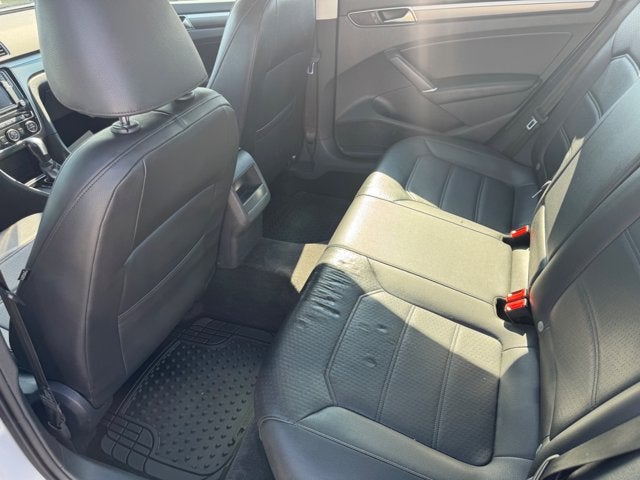 2017 Volkswagen Passat 1.8T R-Line