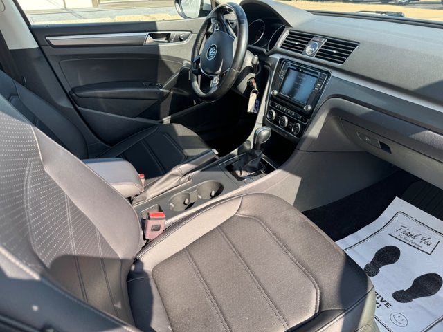 2017 Volkswagen Passat 1.8T R-Line