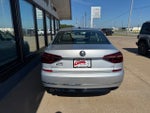 2017 Volkswagen Passat 1.8T R-Line