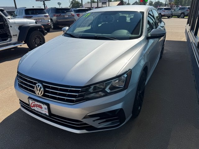 2017 Volkswagen Passat 1.8T R-Line