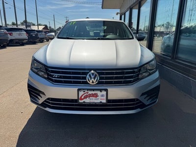 2017 Volkswagen Passat 1.8T R-Line