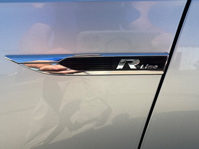 2017 Volkswagen Passat 1.8T R-Line