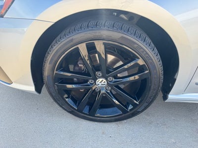 2017 Volkswagen Passat 1.8T R-Line