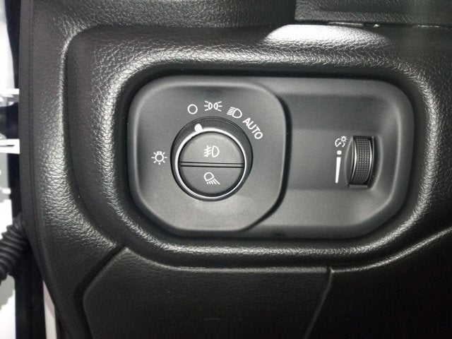2026 RAM Ram 3500 RAM 3500 TRADESMAN CREW CAB 4X4 6'4' BOX